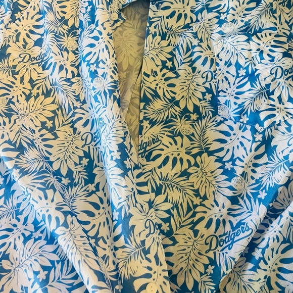 COPY - Dodger shirt - Picture 6 of 9